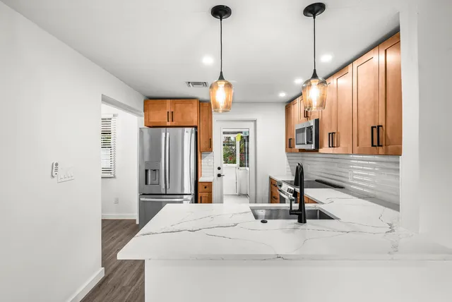 $3,900 | 1505 Northeast 30th Street, Pompano Beach, FL 33064