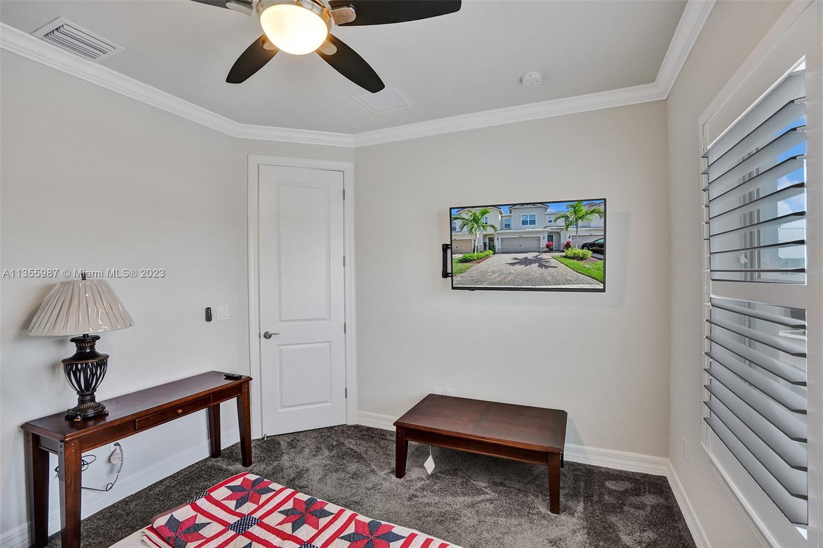 5055 Eucalyptus Drive Hollywood, FL 33021 - Photo 32 of 50 a hallway with a workspace