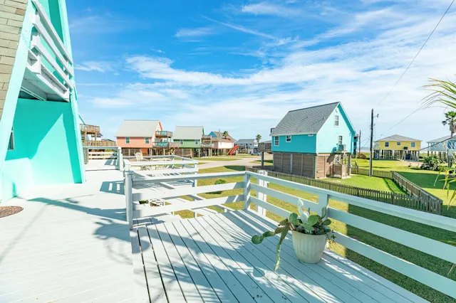 $399,999 | 131 Point Lafitte Court, Surfside Beach, TX 77541