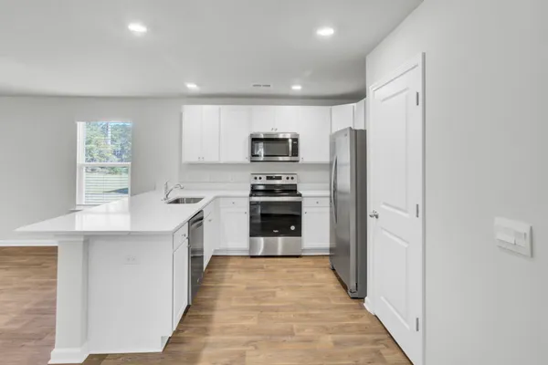 $1,975 | 132 Congaree Court, Santee, SC 29142