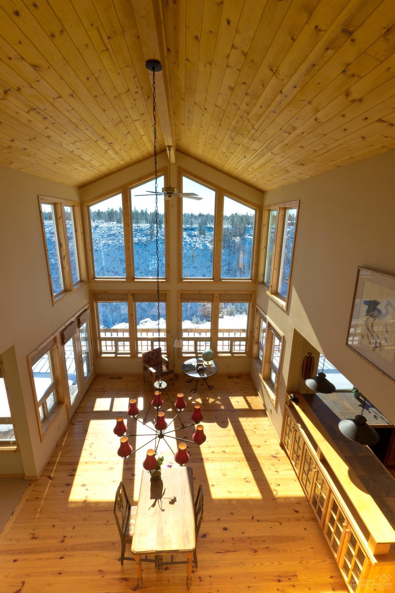 17231 Mountain View Road Sisters, OR 97759 - Photo 20 of 22 View from the loft to dining area/great