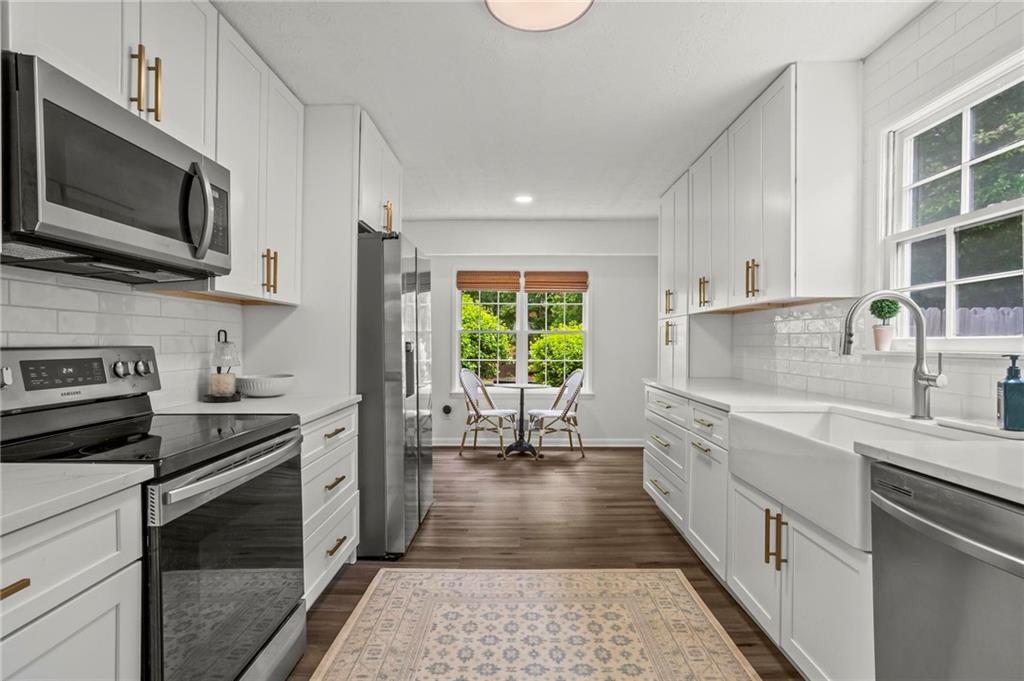 2370 Holly Springs Road Marietta, GA 30062 - Photo 10 of 30
