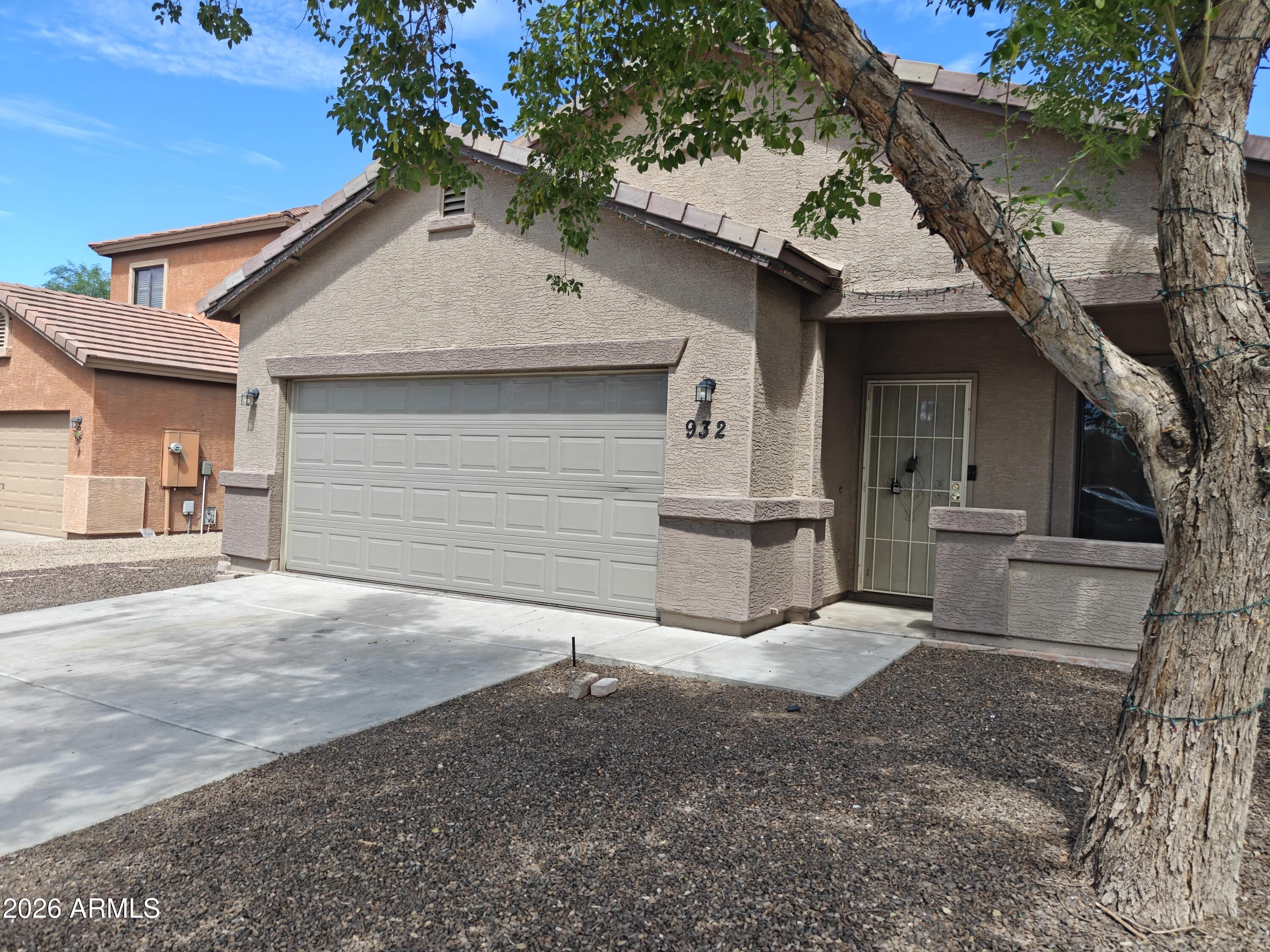 932 West Carter Road Phoenix, AZ 85041 - Photo 3 of 19 12671