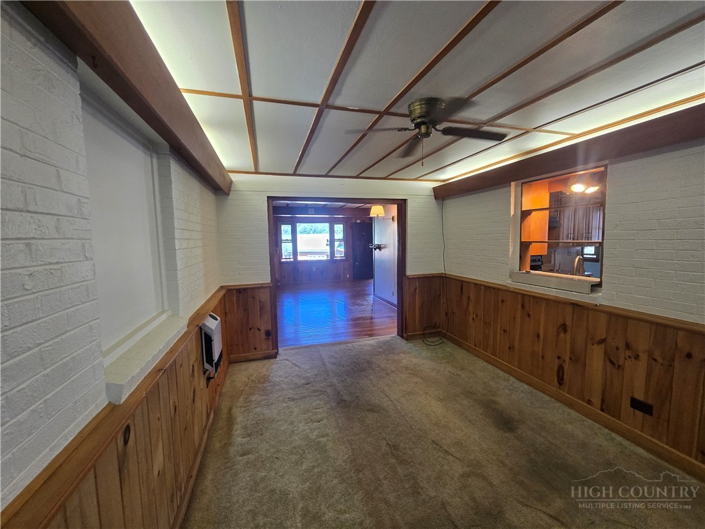 159 Hubert Street Newland, NC 28657 - Photo 8 of 40