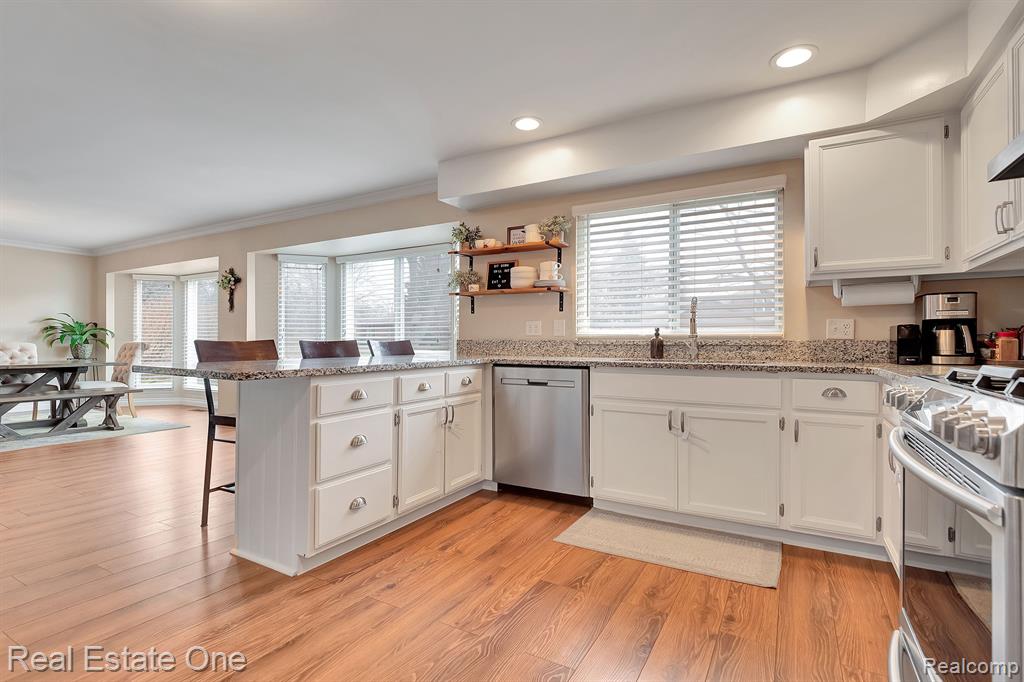 449 Silvervale Drive Rochester Hills, MI 48309 - Photo 14 of 34