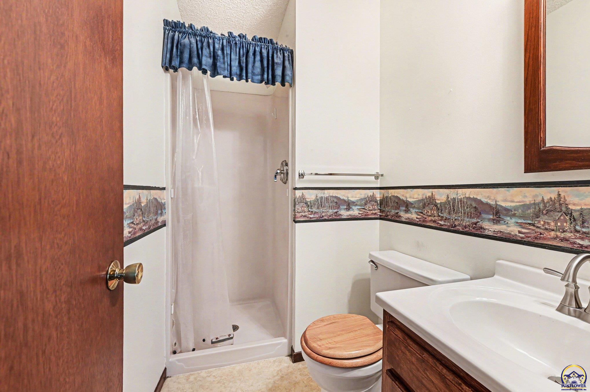 5419 Southwest 11th Street Topeka, KS 66604 - Photo 17 of 28