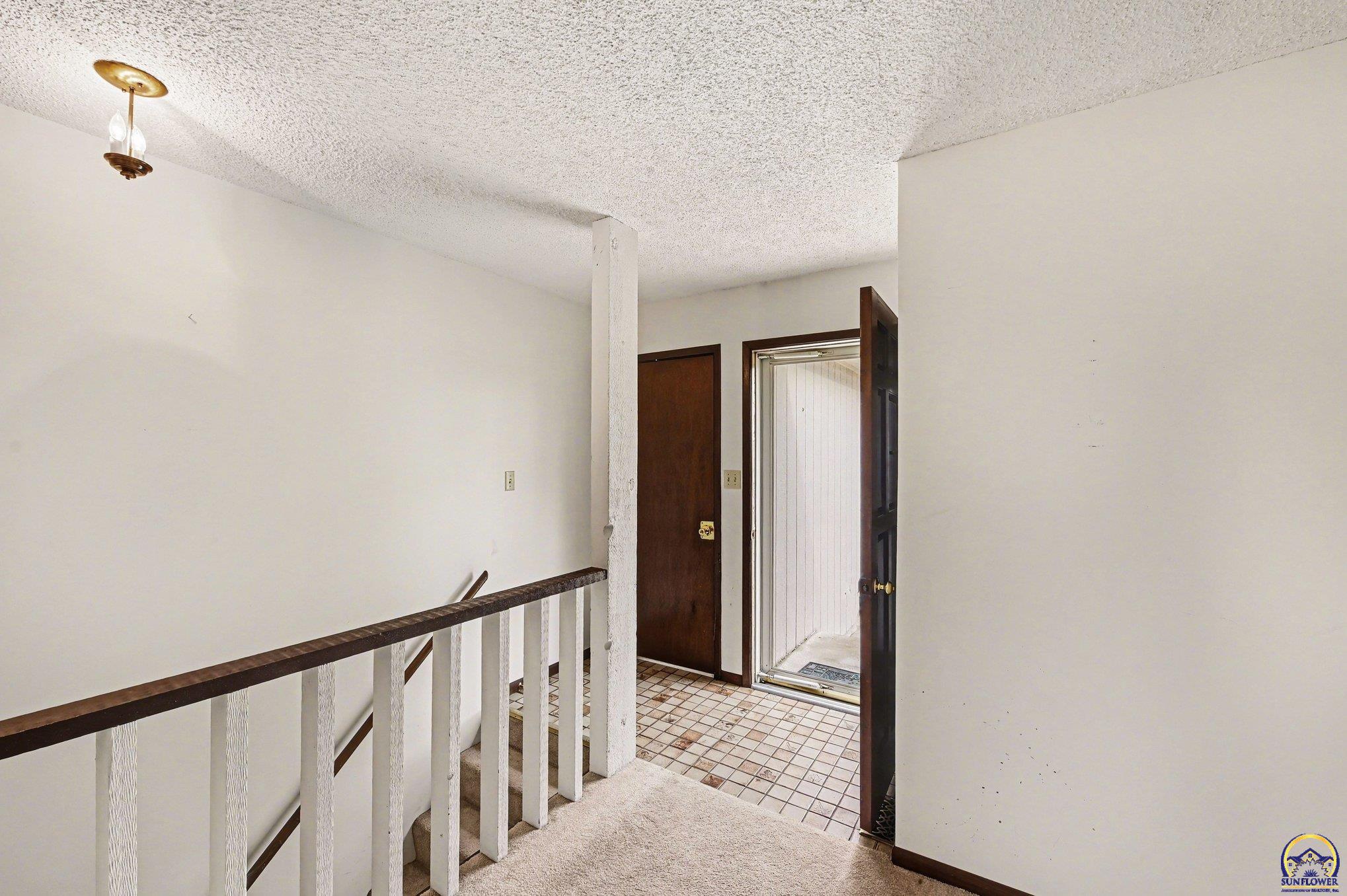 5419 Southwest 11th Street Topeka, KS 66604 - Photo 19 of 28
