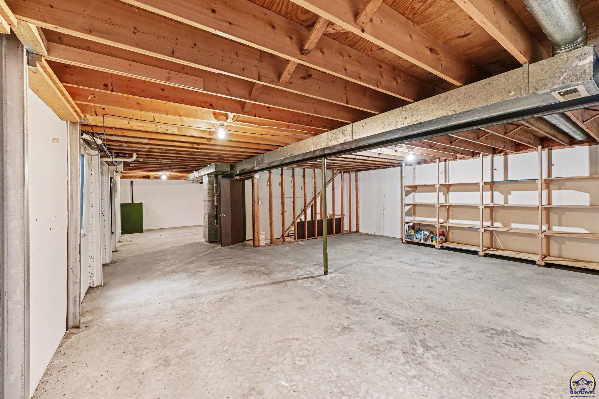 5419 Southwest 11th Street Topeka, KS 66604 - Photo 20 of 28