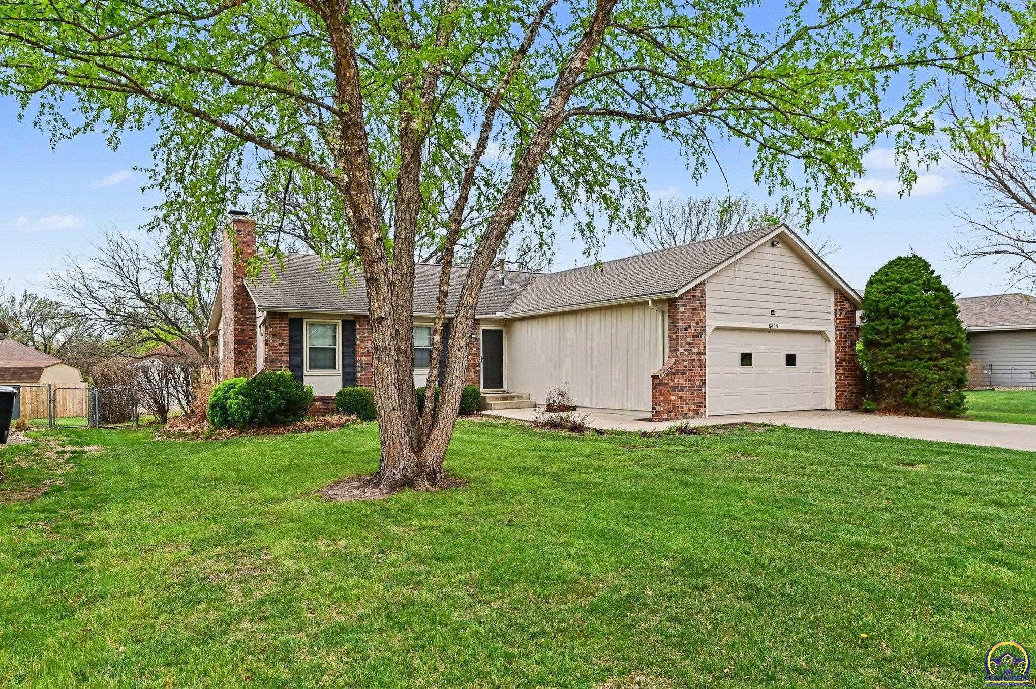 5419 Southwest 11th Street Topeka, KS 66604 - Photo 3 of 28