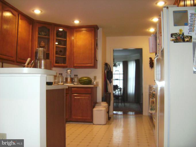 313 Fall Lane Easton, MD 21601 - Photo 8 of 25 Kitchen