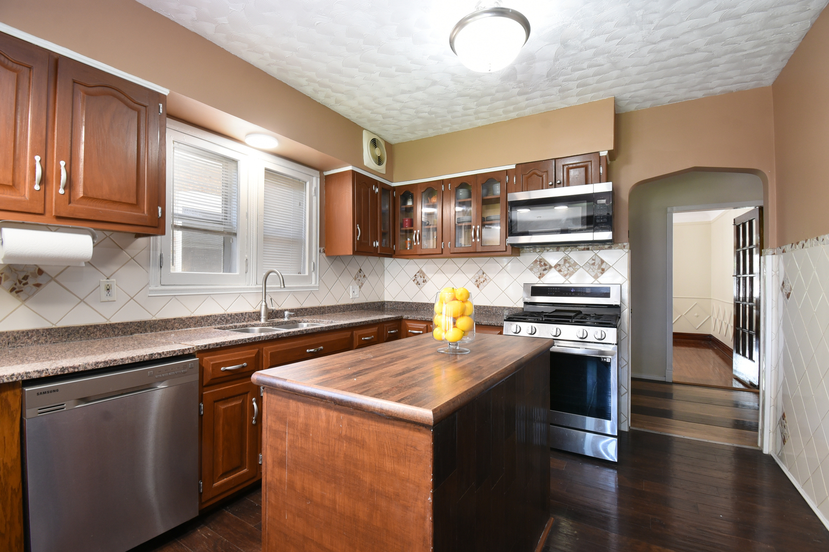 1437 Maple Avenue Berwyn, IL 60402 - Photo 13 of 35