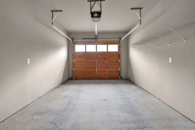 $2,600 | 516 Acklen Park Drive, Nashville, TN 37205