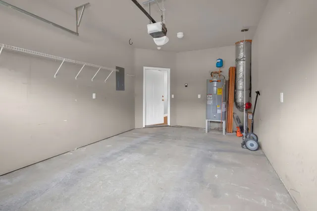 $2,600 | 516 Acklen Park Drive, Nashville, TN 37205