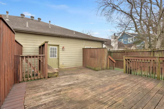 $2,600 | 516 Acklen Park Drive, Nashville, TN 37205