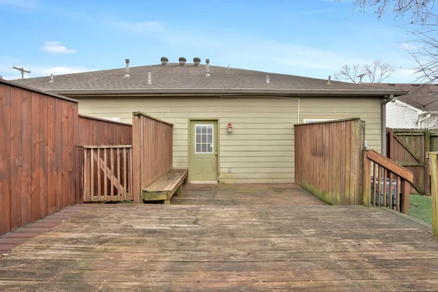 $2,600 | 516 Acklen Park Drive, Nashville, TN 37205