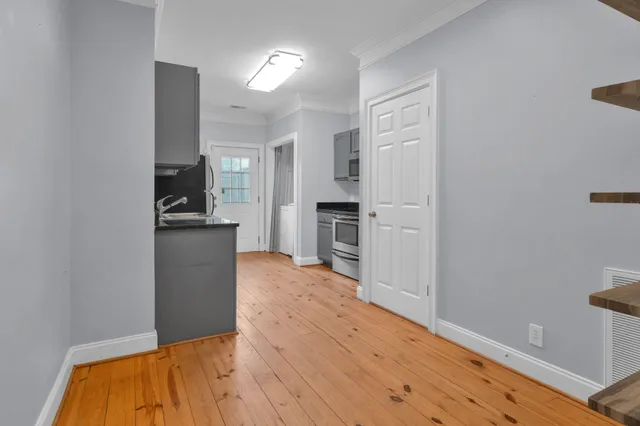 $2,600 | 516 Acklen Park Drive, Nashville, TN 37205