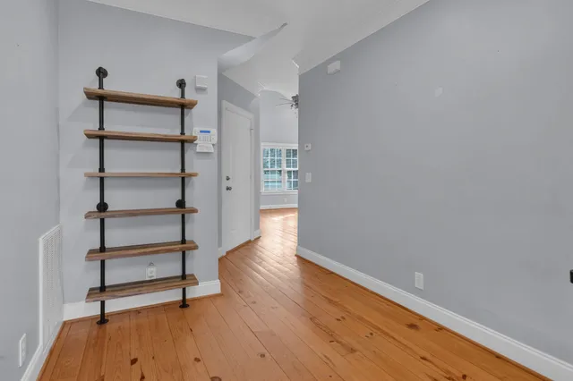 $2,600 | 516 Acklen Park Drive, Nashville, TN 37205