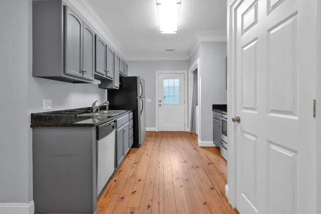 $2,600 | 516 Acklen Park Drive, Nashville, TN 37205