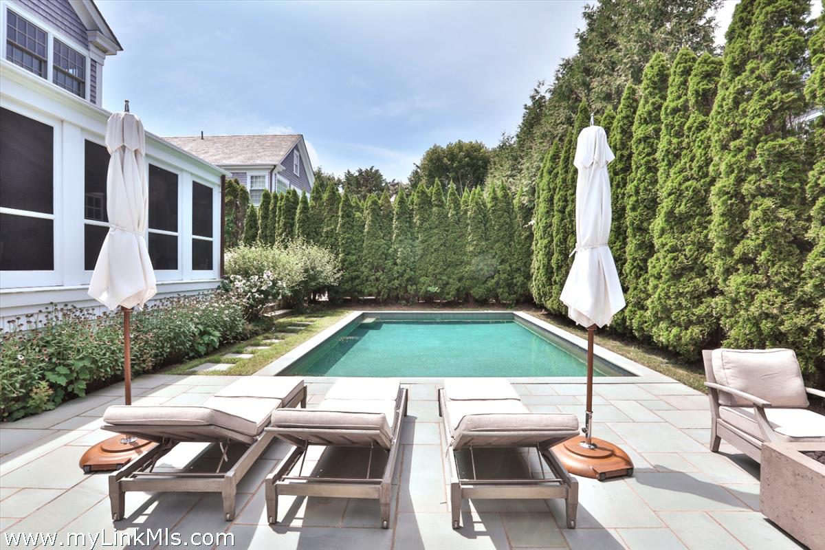 54 Fuller Street Edgartown, MA 02539 - Photo 4 of 31