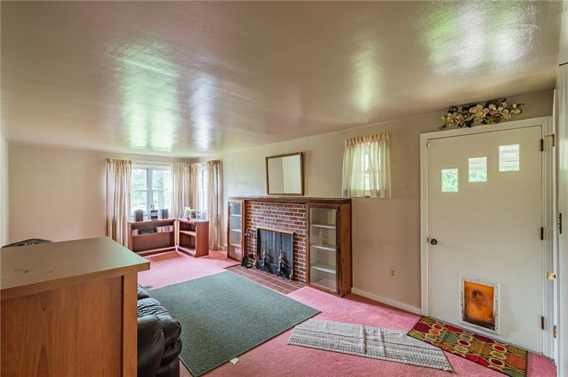 1508 Bakerstown Road Tarentum, PA 15084 - Photo 5 of 25