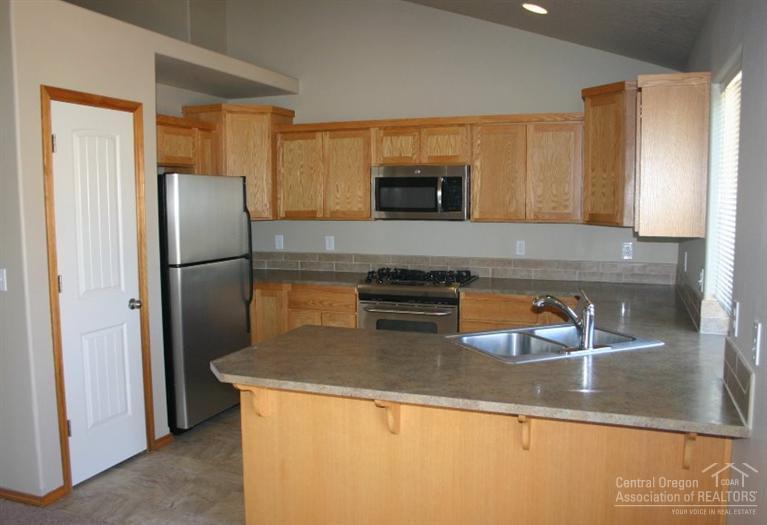 63221 Northeast Boyd Acres Road Bend, OR 97701 - Photo 5 of 18 Additional Photo