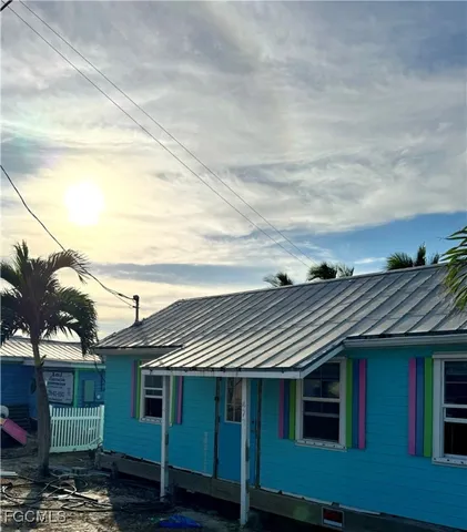 $398,000 | 4736 Pine Island Road, Matlacha, FL 33993