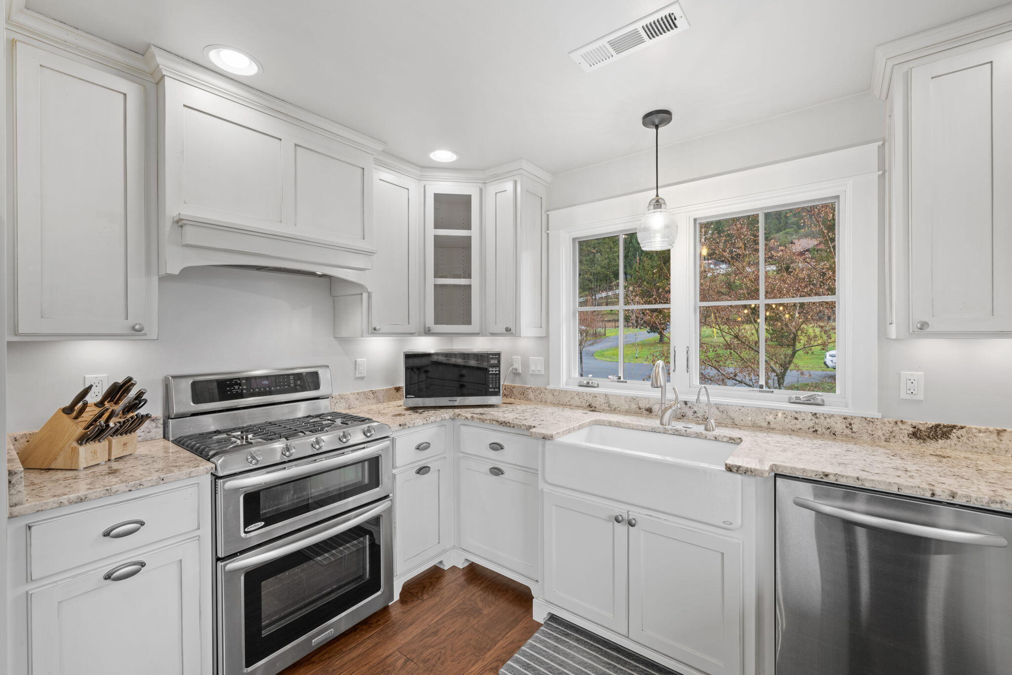 10999 North Applegate Road Grants Pass, OR 97527 - Photo 24 of 96 24-web-or-mls-WCI_6507