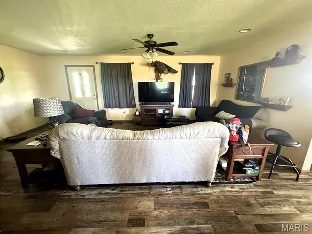 $1,200,000 | 46613 Winter Road, Browning, MO 64630