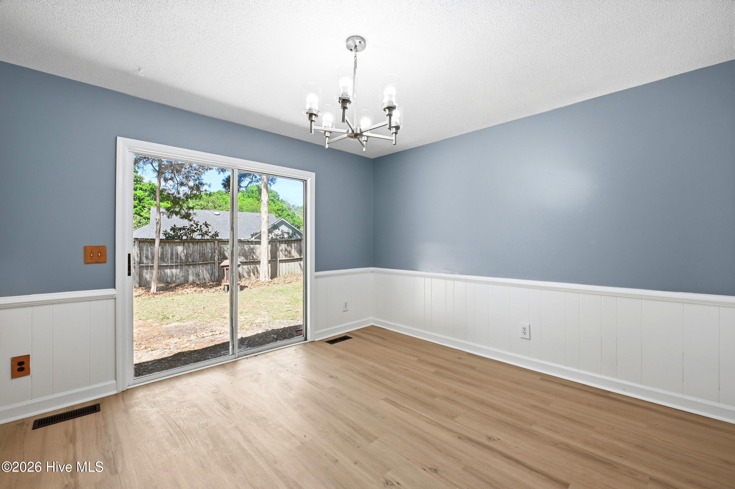 6803 Myrtle Grove Road Wilmington, NC 28409 - Photo 16 of 43 17_6803_myrtle_grove_rd_017