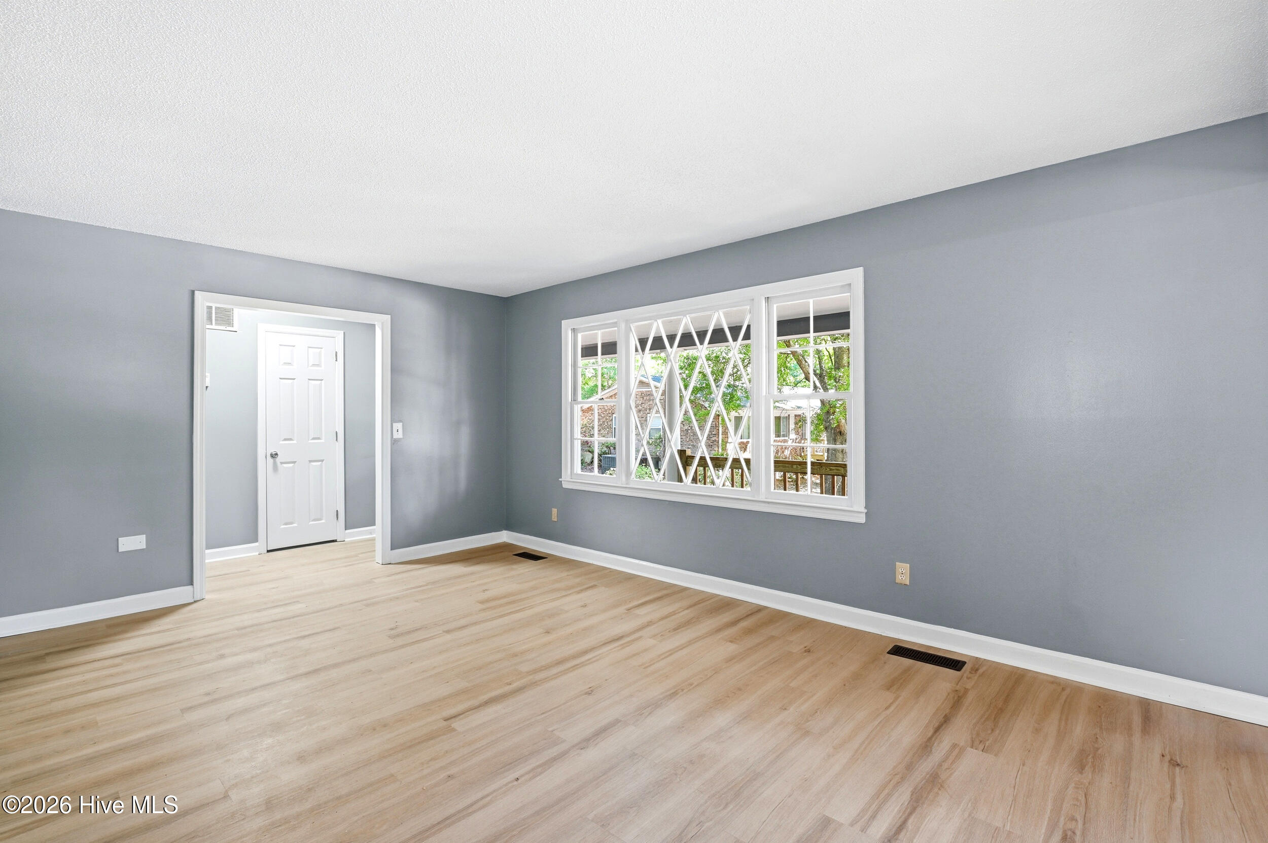 6803 Myrtle Grove Road Wilmington, NC 28409 - Photo 9 of 43 8_6803_myrtle_grove_rd_008