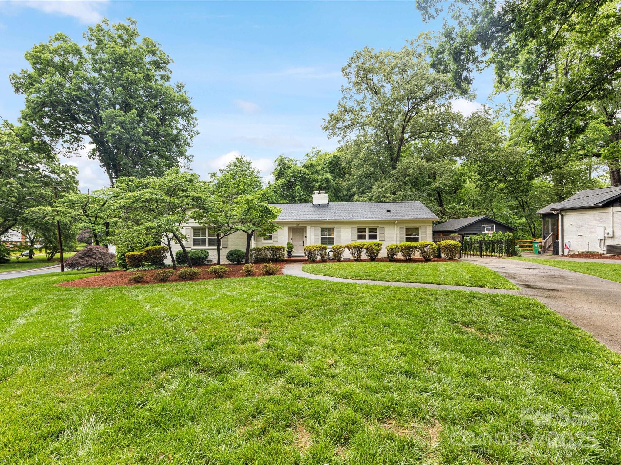 1300 Rutledge Avenue Charlotte, NC 28211 - Photo 2 of 28