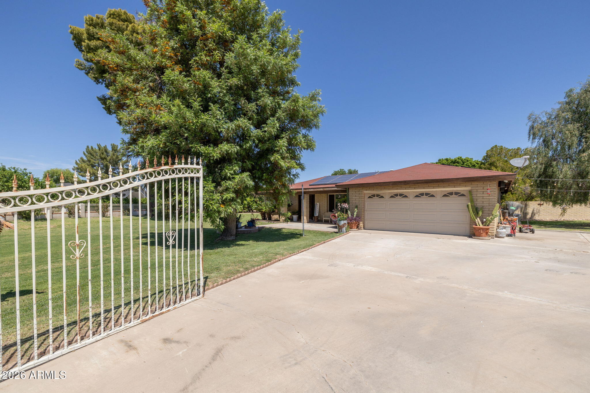 1725 North Lindsay Road Mesa, AZ 85213 - Photo 6 of 74 4-web-or-mls-1725 N. Lindsay Rd-4