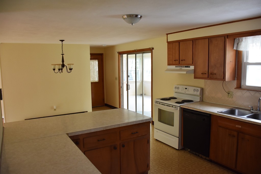 85 Dudley Road Oxford, MA 01540 - Photo 4 of 18 Gallery Image 4