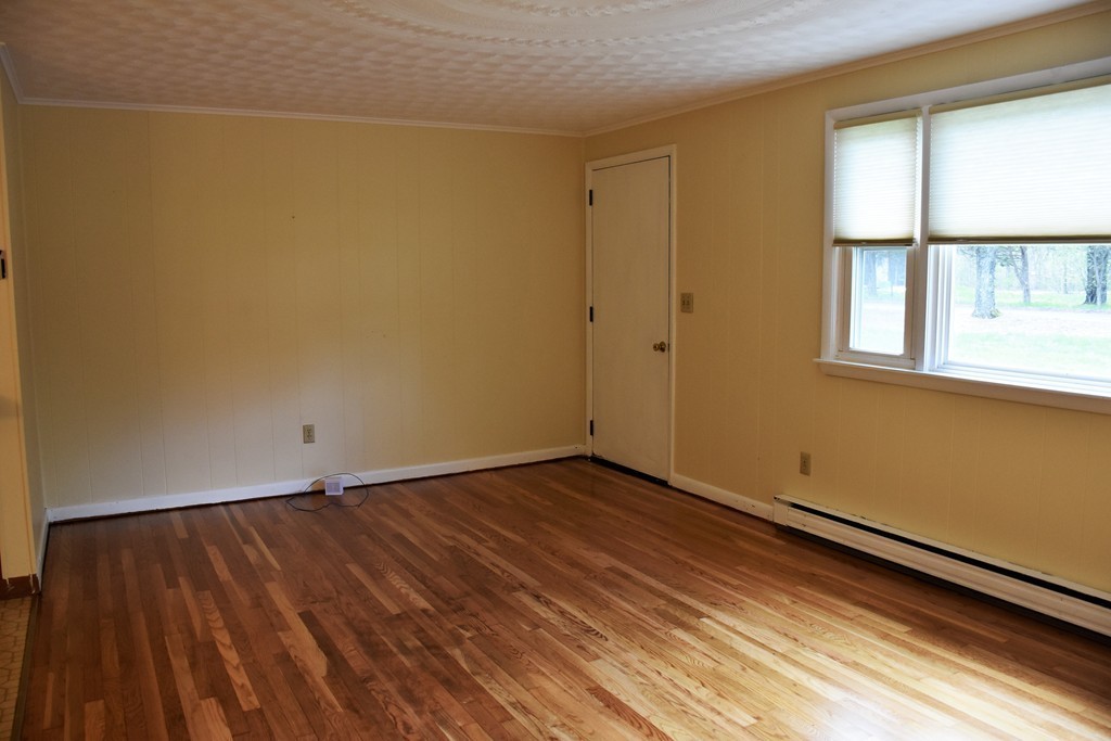 85 Dudley Road Oxford, MA 01540 - Photo 7 of 18 Gallery Image 7