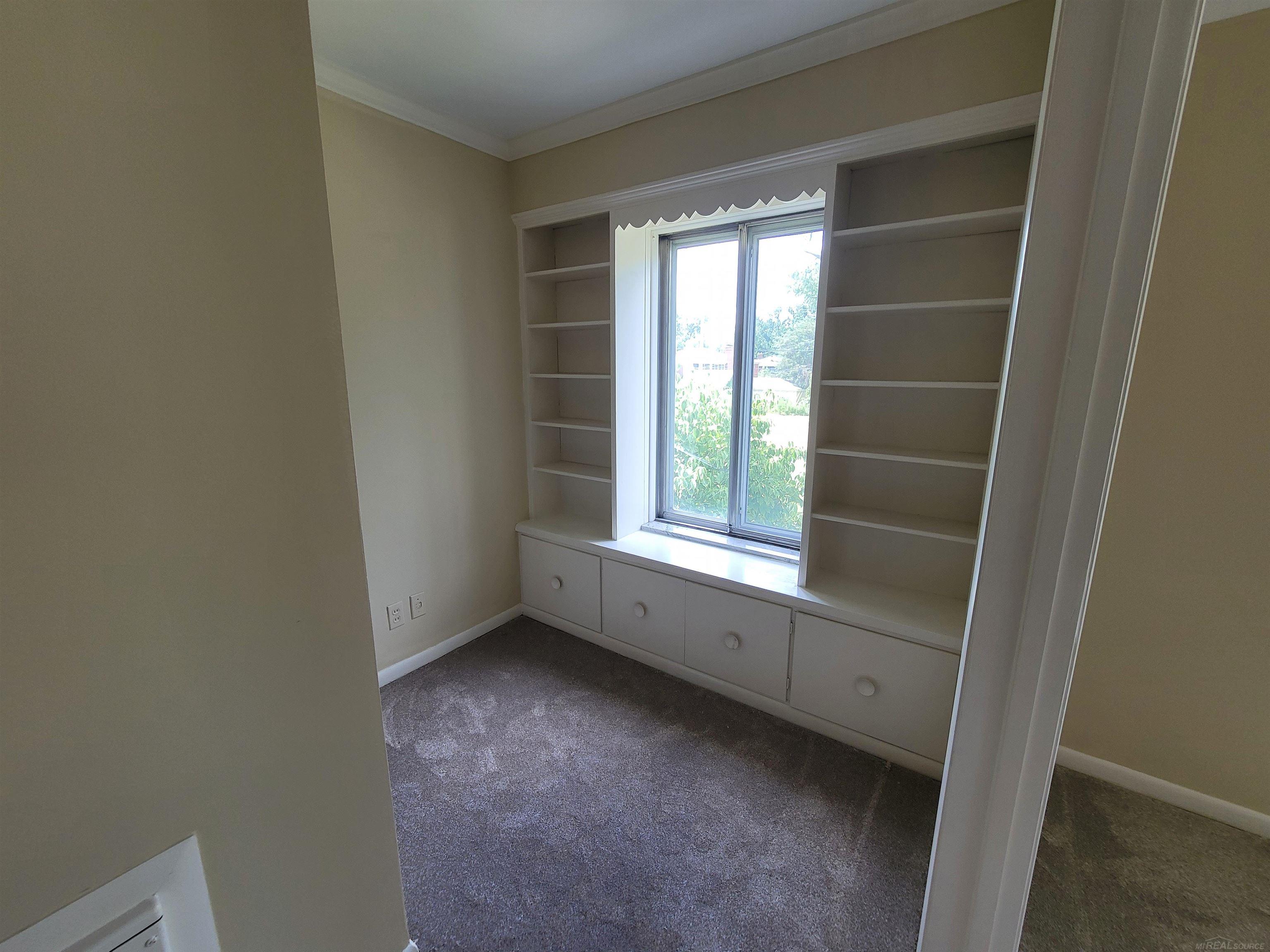 15818 Windmill Point Grosse Pointe, MI 48230 - Photo 10 of 29