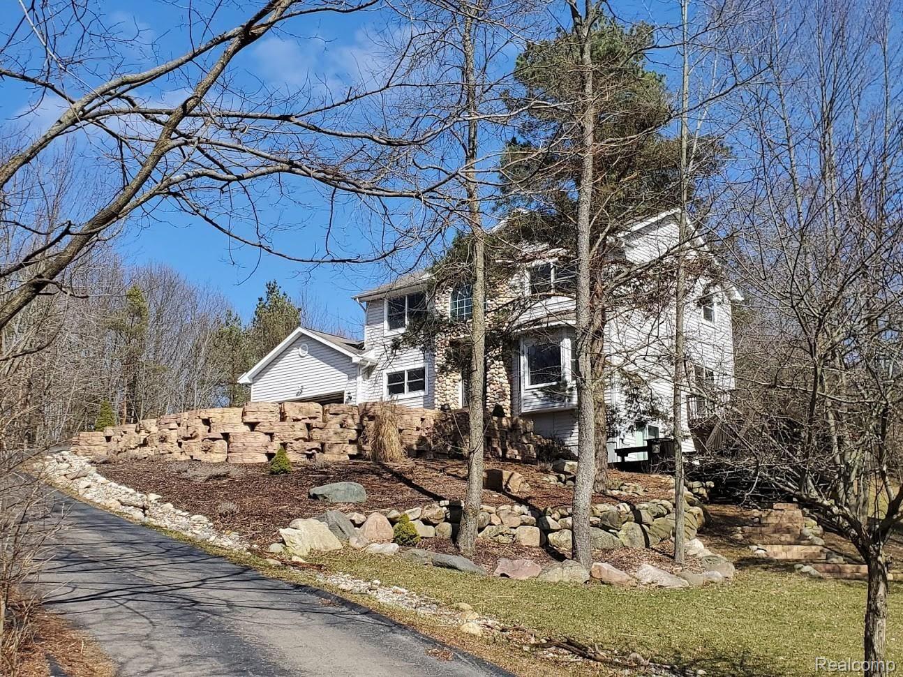 4148 Stamper Way Howell, MI 48855 - Photo 3 of 39 stamperway side view.jpg