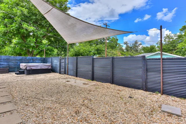 $2,950 | 1407 East 19th Street, Georgetown, TX 78626