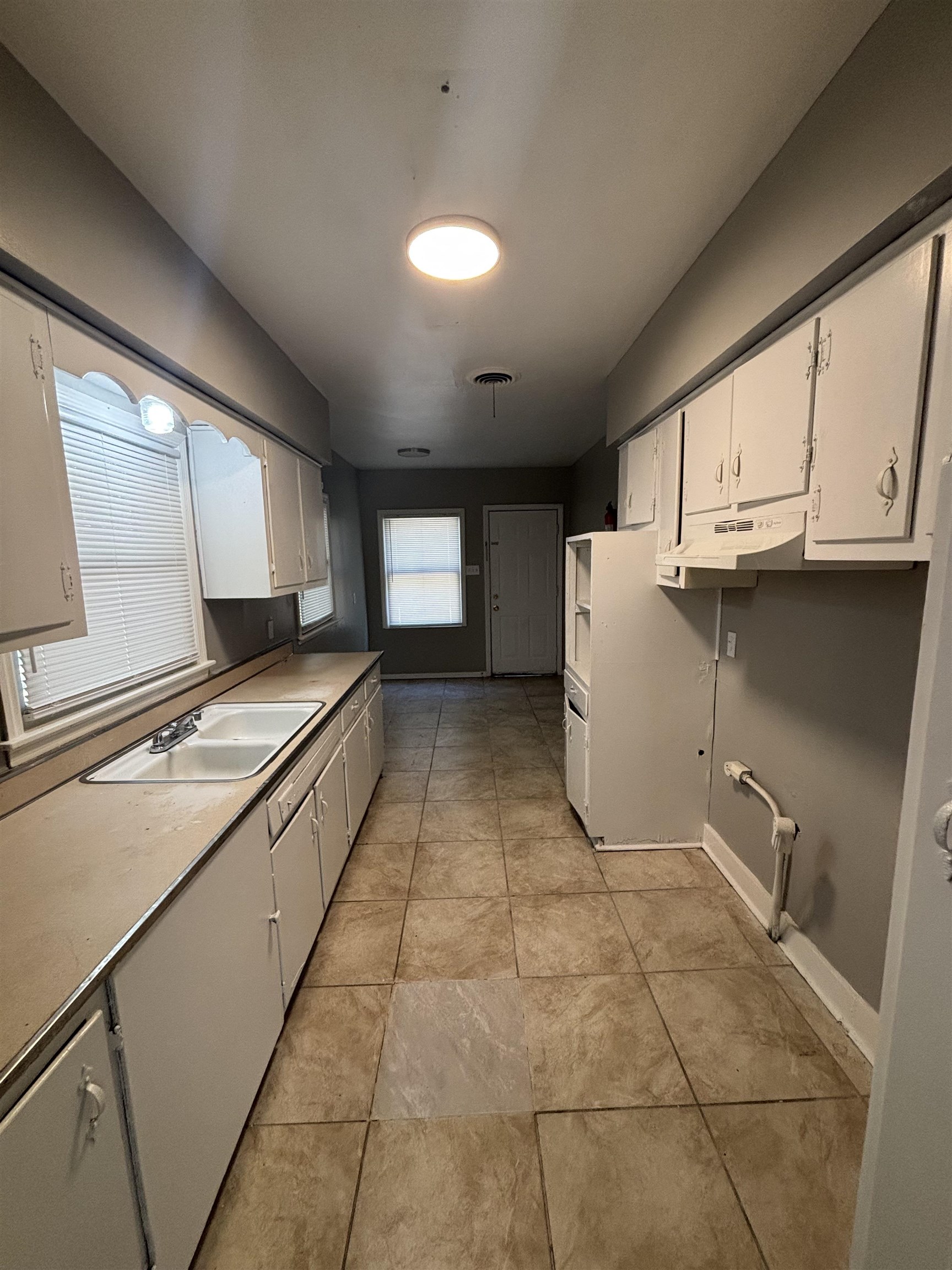 1294 Pallwood Road Memphis, TN 38122 - Photo 3 of 9