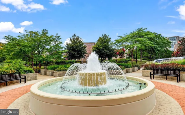 a view of a tennis court