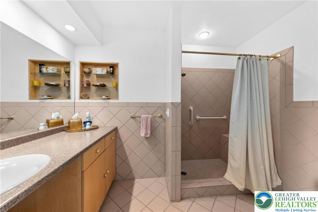 2334 Riverbend Road Allentown, PA 18103 - Photo 29 of 44 Gallery Image 29