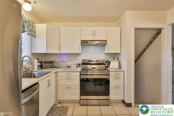 $375,000 | 1961 Ravenwood Drive, Bethlehem, PA 18018