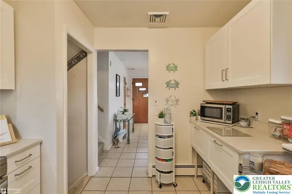 $375,000 | 1961 Ravenwood Drive, Bethlehem, PA 18018