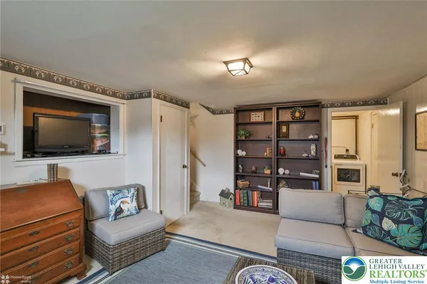 $375,000 | 1961 Ravenwood Drive, Bethlehem, PA 18018