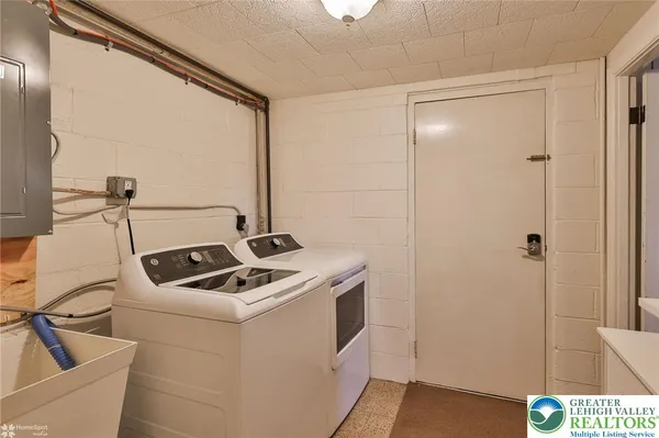 $375,000 | 1961 Ravenwood Drive, Bethlehem, PA 18018