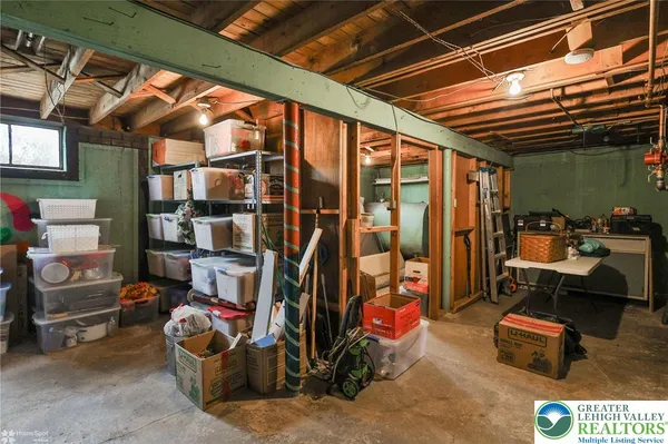 $375,000 | 1961 Ravenwood Drive, Bethlehem, PA 18018