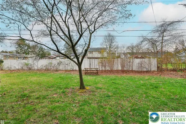 $375,000 | 1961 Ravenwood Drive, Bethlehem, PA 18018