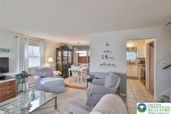 $375,000 | 1961 Ravenwood Drive, Bethlehem, PA 18018