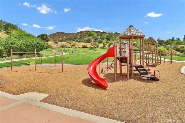 $1,024,000 | 6698 Summerhill Court, Oak Park, CA 91377