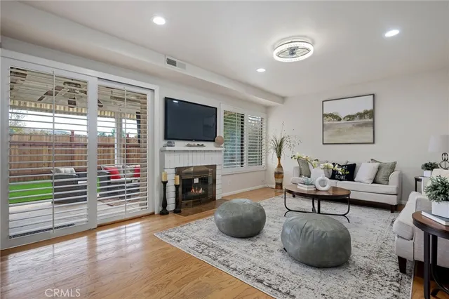 $1,024,000 | 6698 Summerhill Court, Oak Park, CA 91377