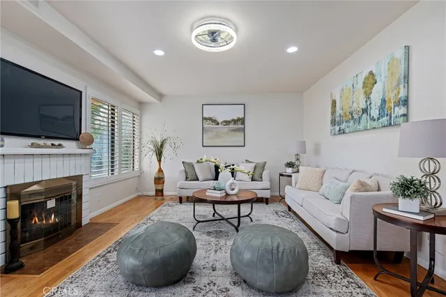 $1,024,000 | 6698 Summerhill Court, Oak Park, CA 91377